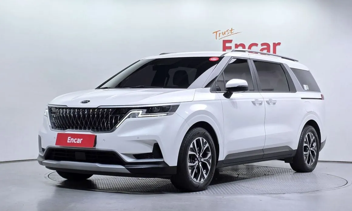 Kia Carnival — фото 1