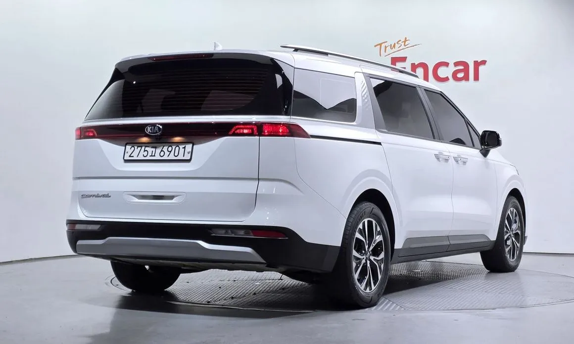Kia Carnival — фото 4