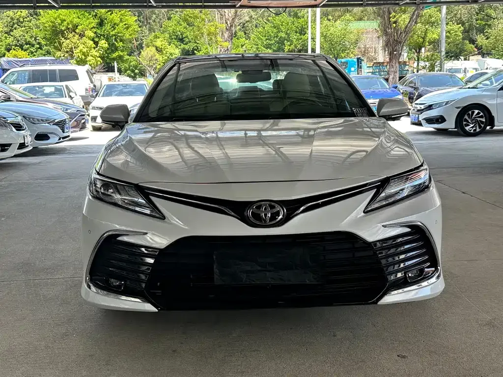 Toyota Camry — фото 10