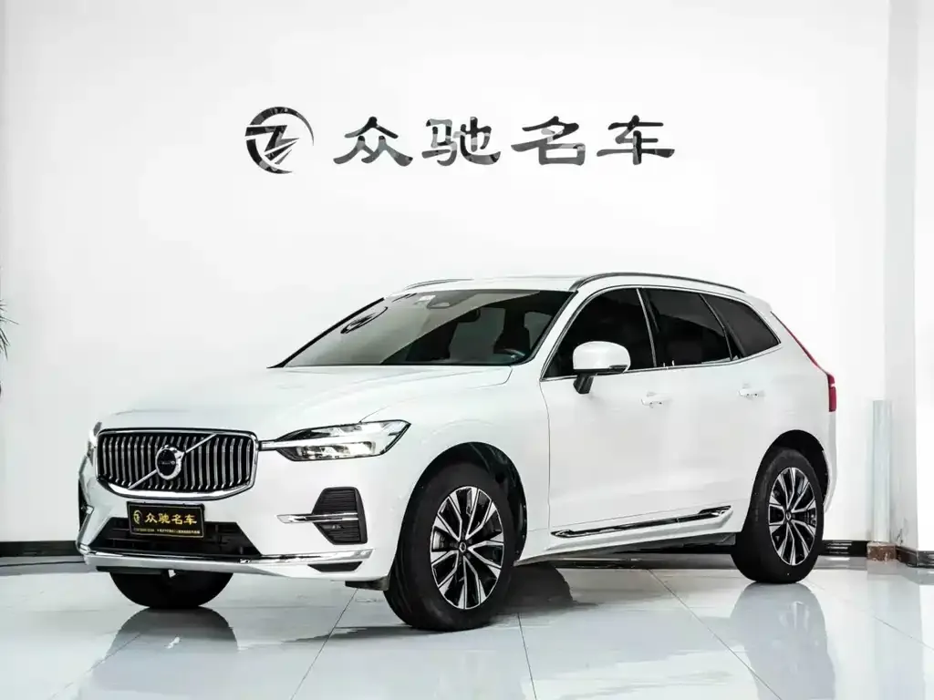 Volvo XC60 — фото 1