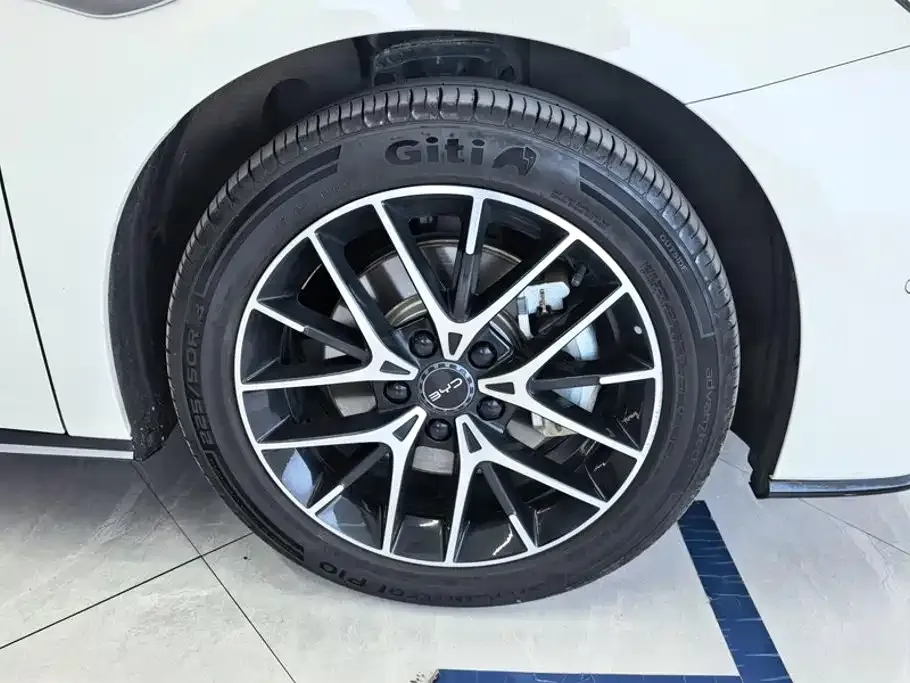 BYD Seal — фото 7