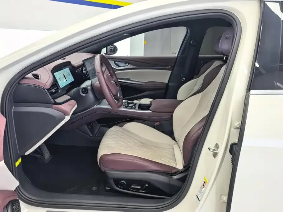 BYD Seal — фото 6