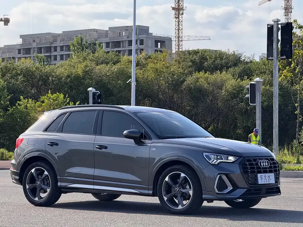 Audi Q3 — фото 10