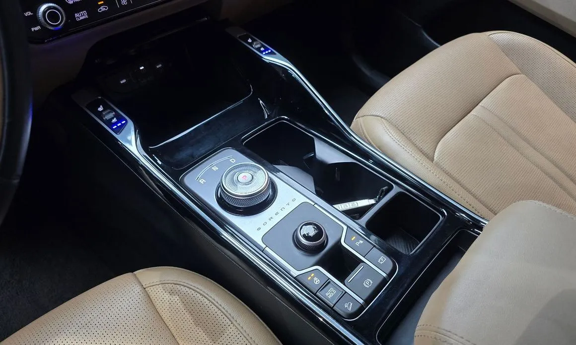 Kia Sorento — фото 9