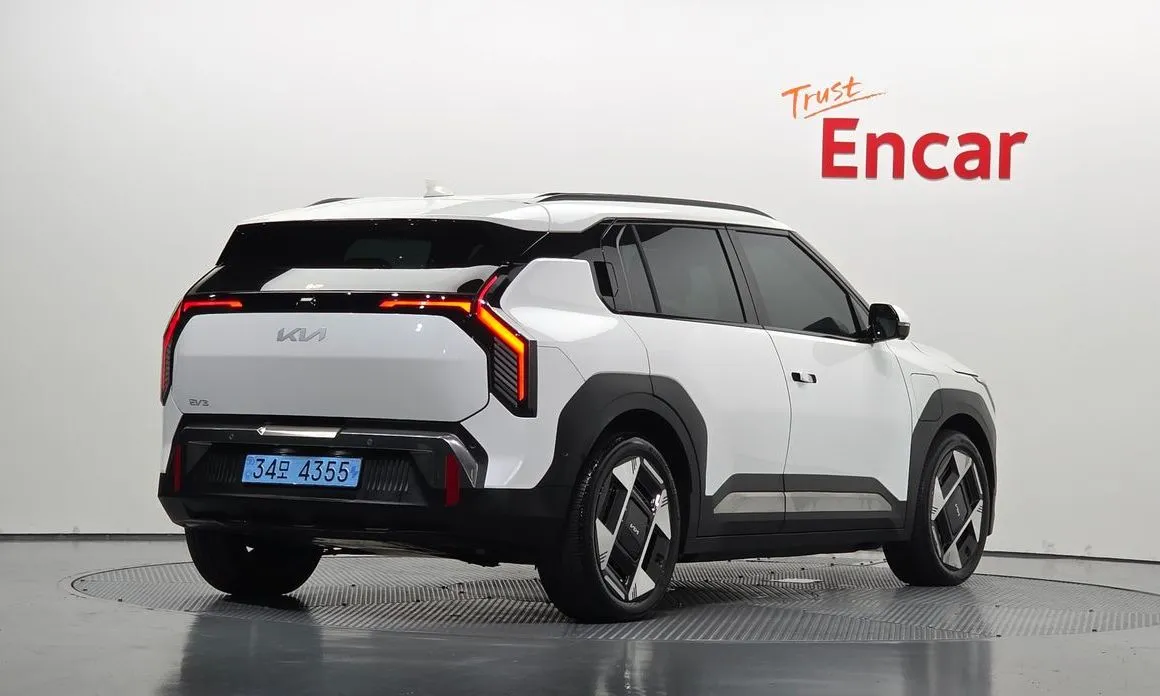 Kia EV3 — фото 9