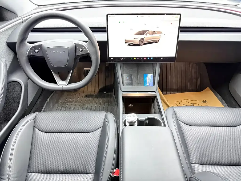 Tesla Model 3 — фото 8