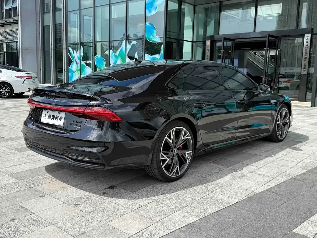 Audi A7L — фото 10