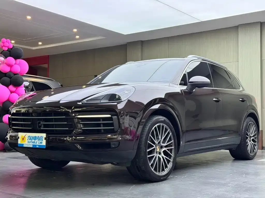 Porsche Cayenne — фото 1