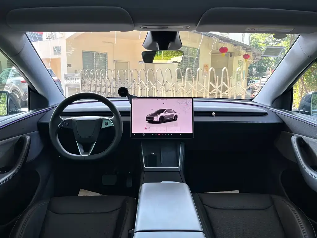 Tesla Model Y — фото 4
