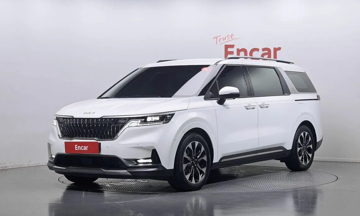 Kia Carnival — фото 1