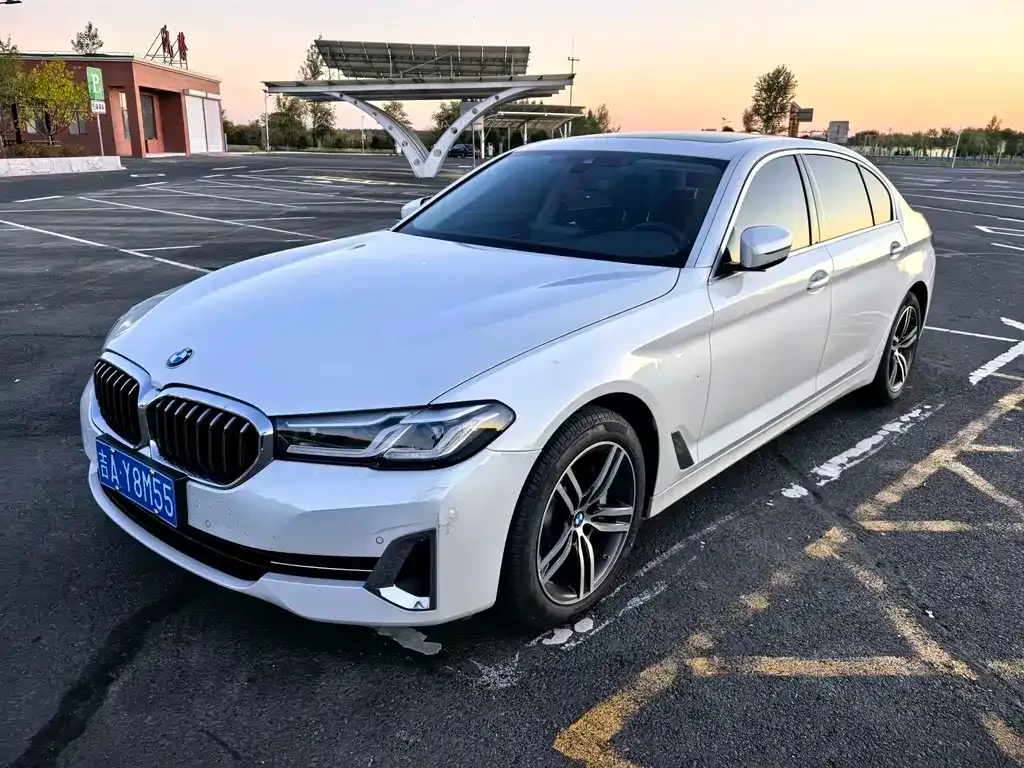 BMW 5 Series — фото 1