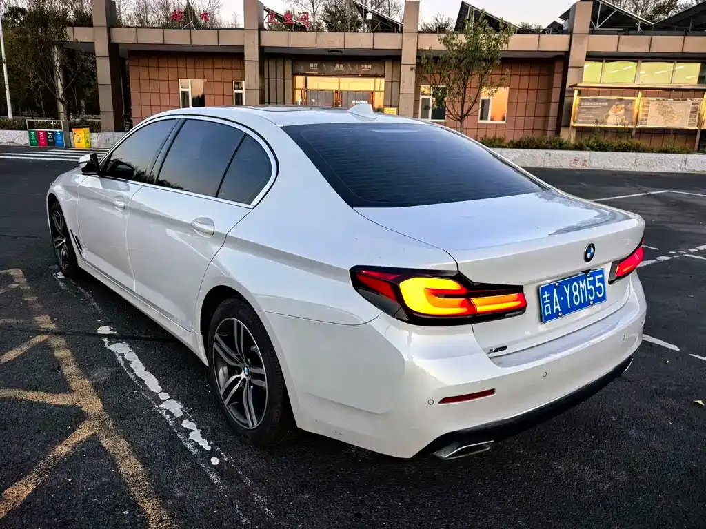 BMW 5 Series — фото 4