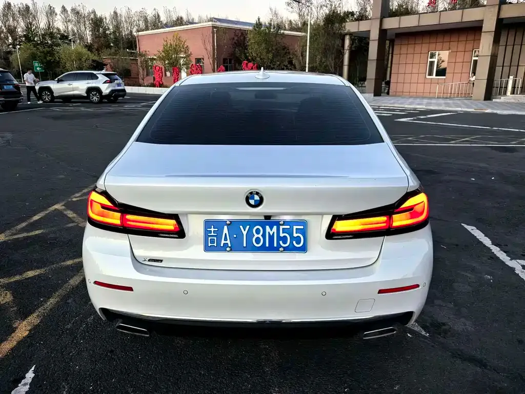 BMW 5 Series — фото 2