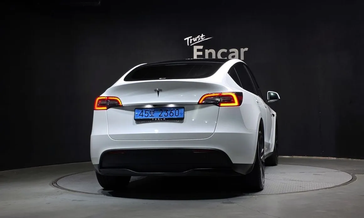 Tesla Model Y — фото 3