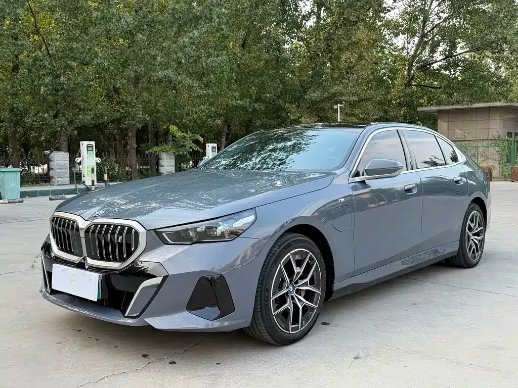 BMW i5 — фото 1