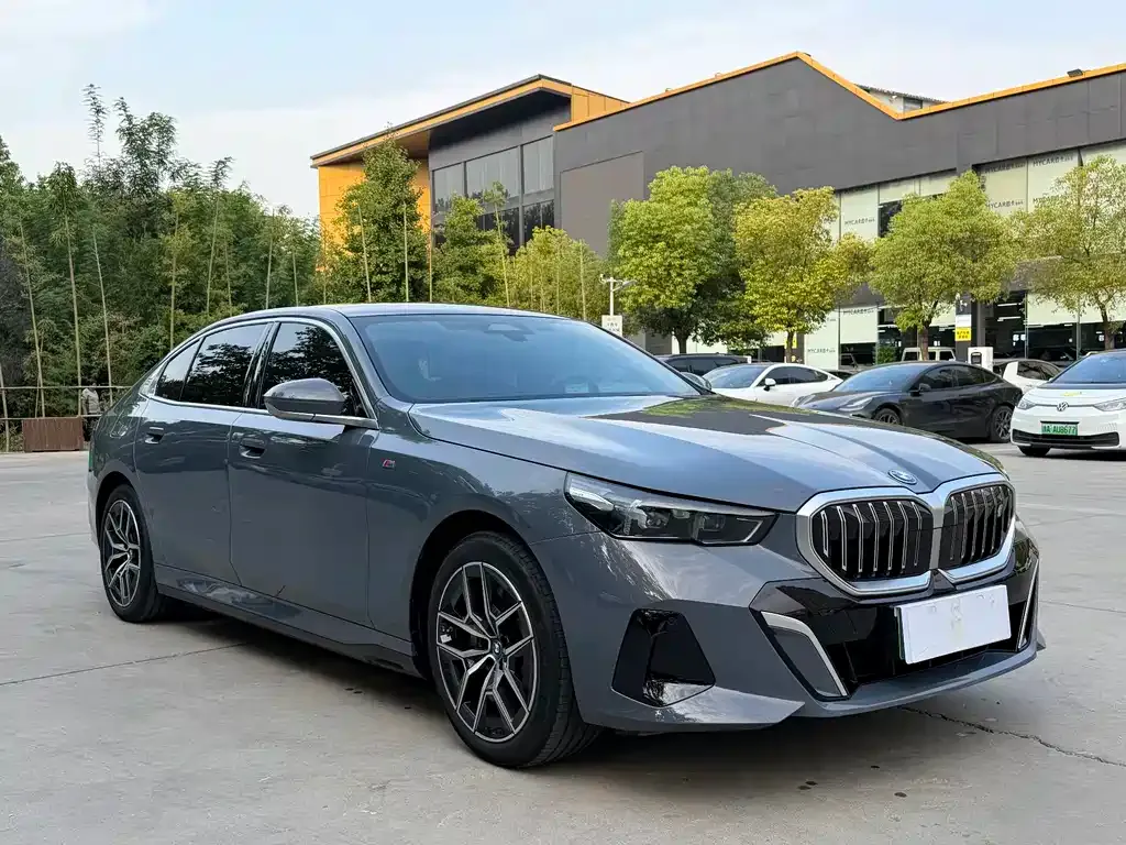 BMW i5 — фото 9