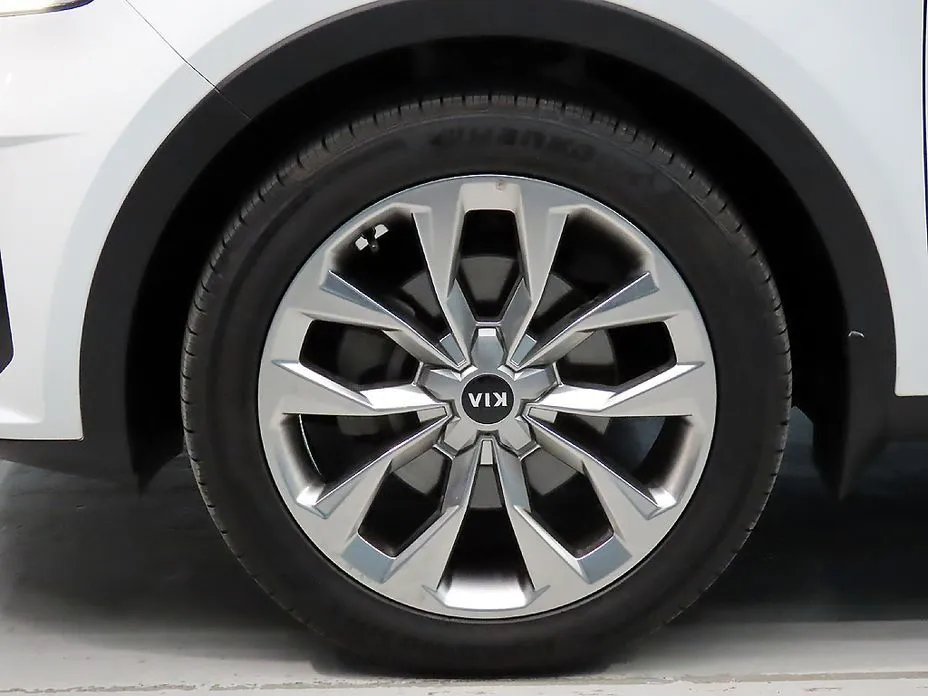 Kia Sorento — фото 7