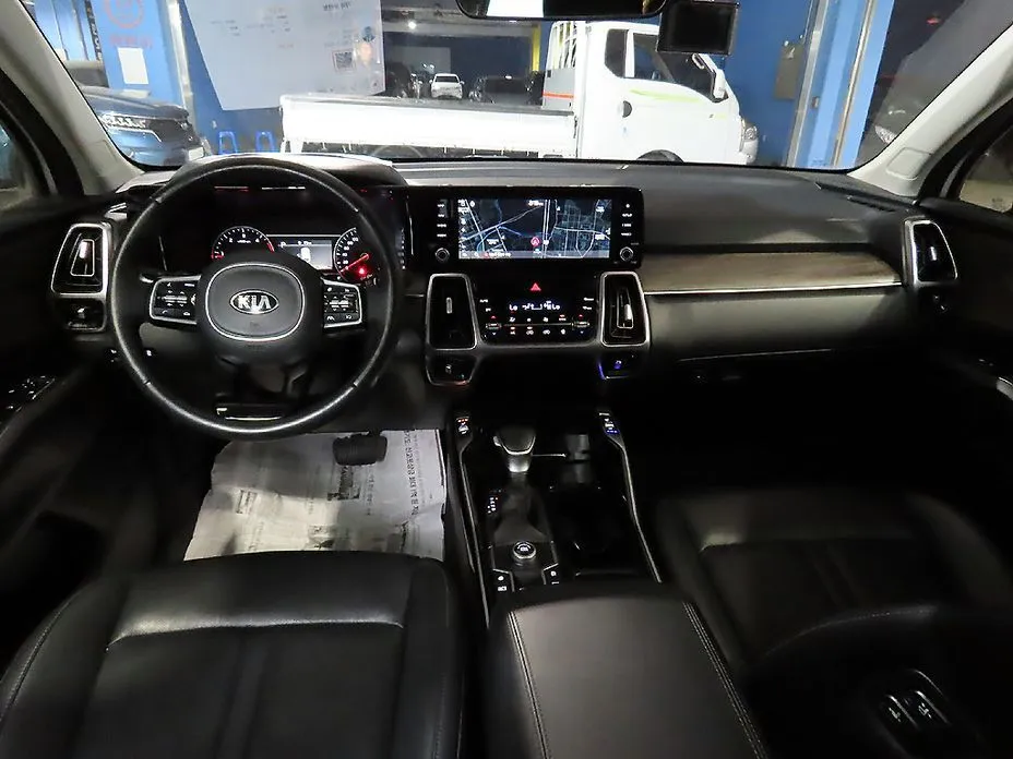 Kia Sorento — фото 5