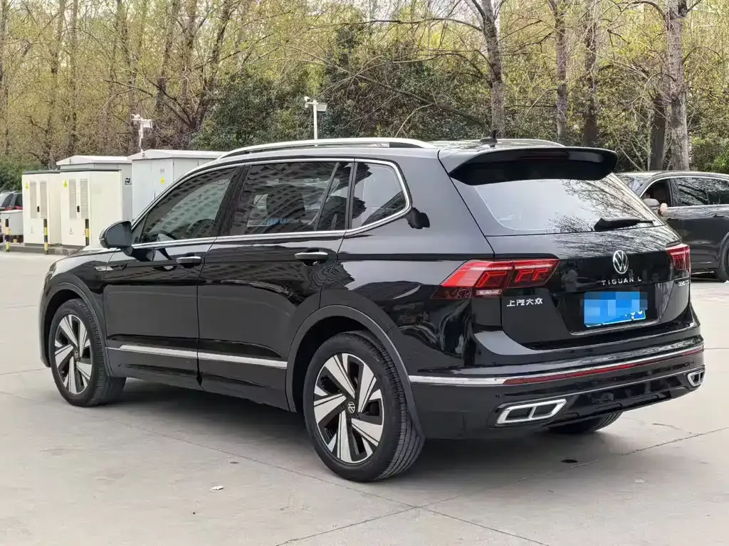 Volkswagen Tiguan L — фото 9