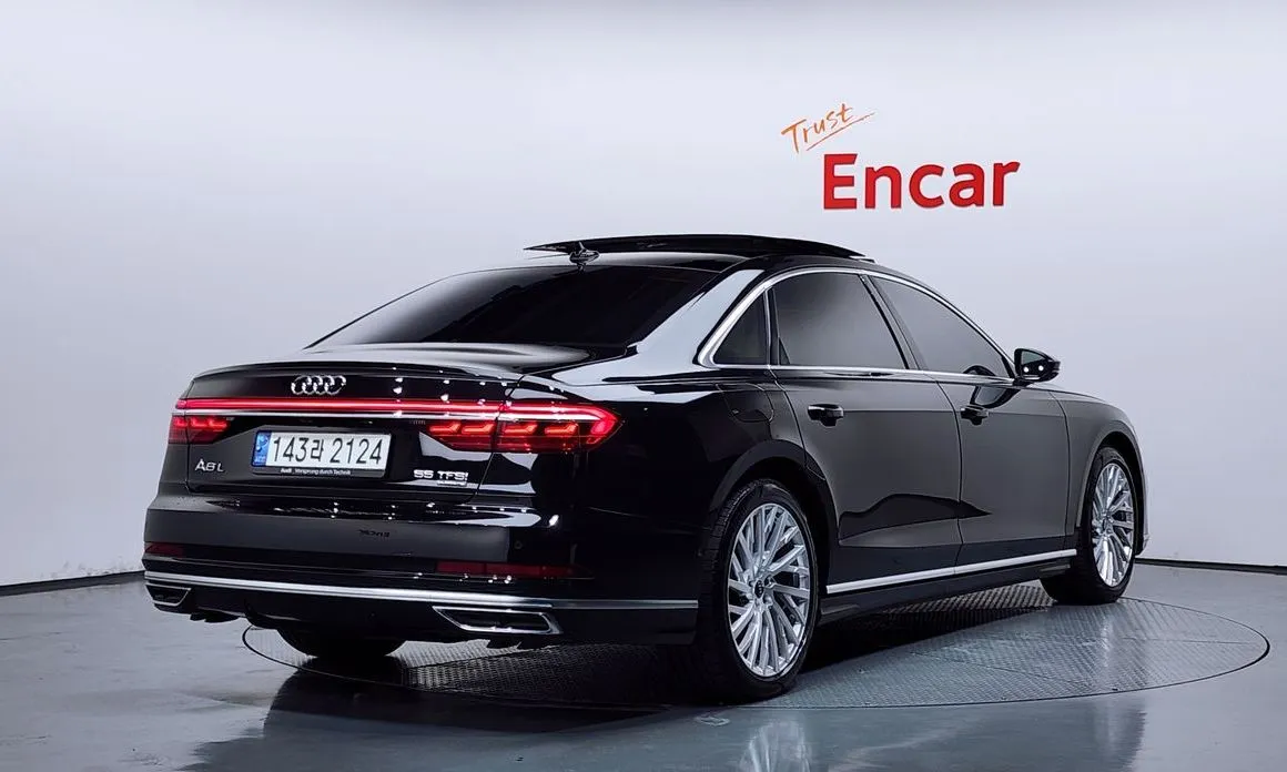 Audi A8 — фото 3