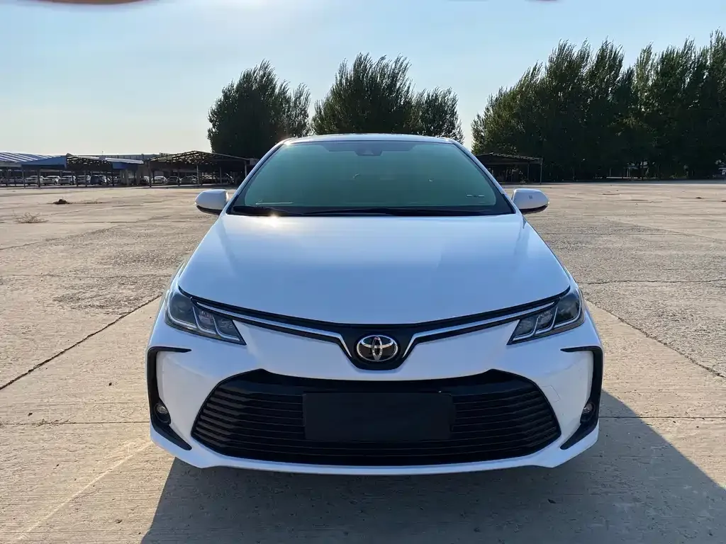 Toyota Corolla — фото 4