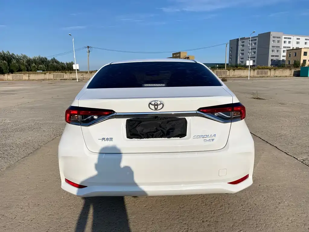 Toyota Corolla — фото 9