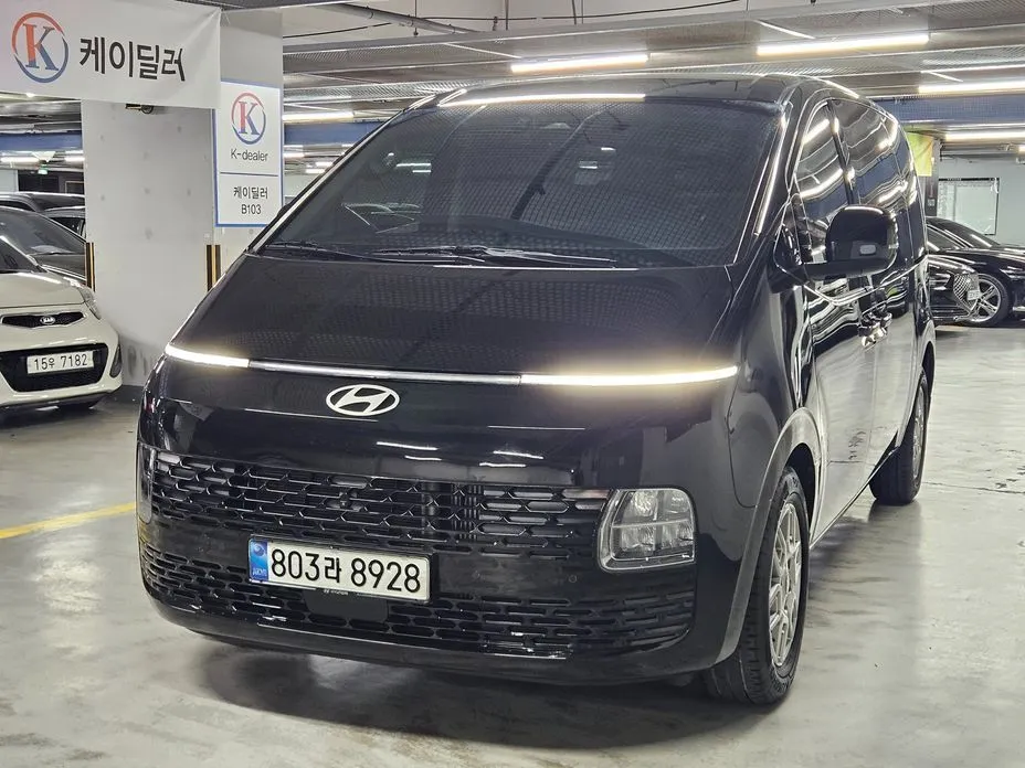 Hyundai Staria — фото 1
