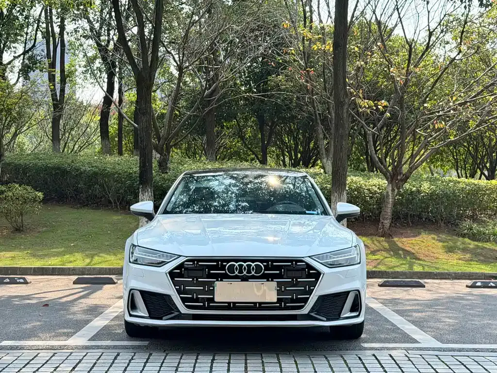 Audi A7L — фото 8