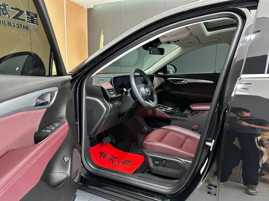 Buick Envision Plus — фото 10