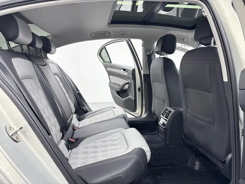 Volkswagen Magotan — фото 5