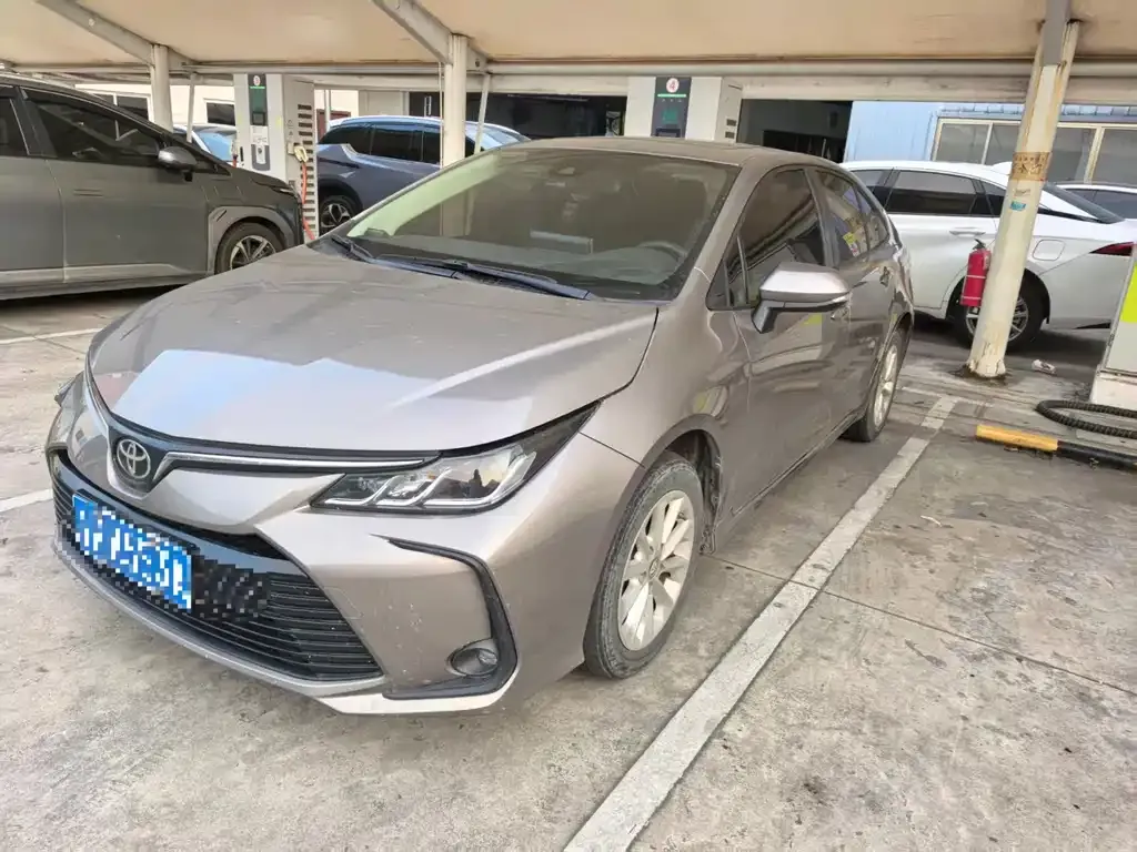 Toyota Corolla — фото 1