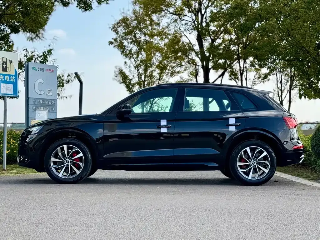 Audi Q5L — фото 7