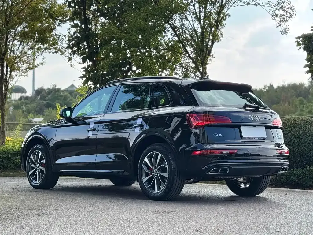 Audi Q5L — фото 2