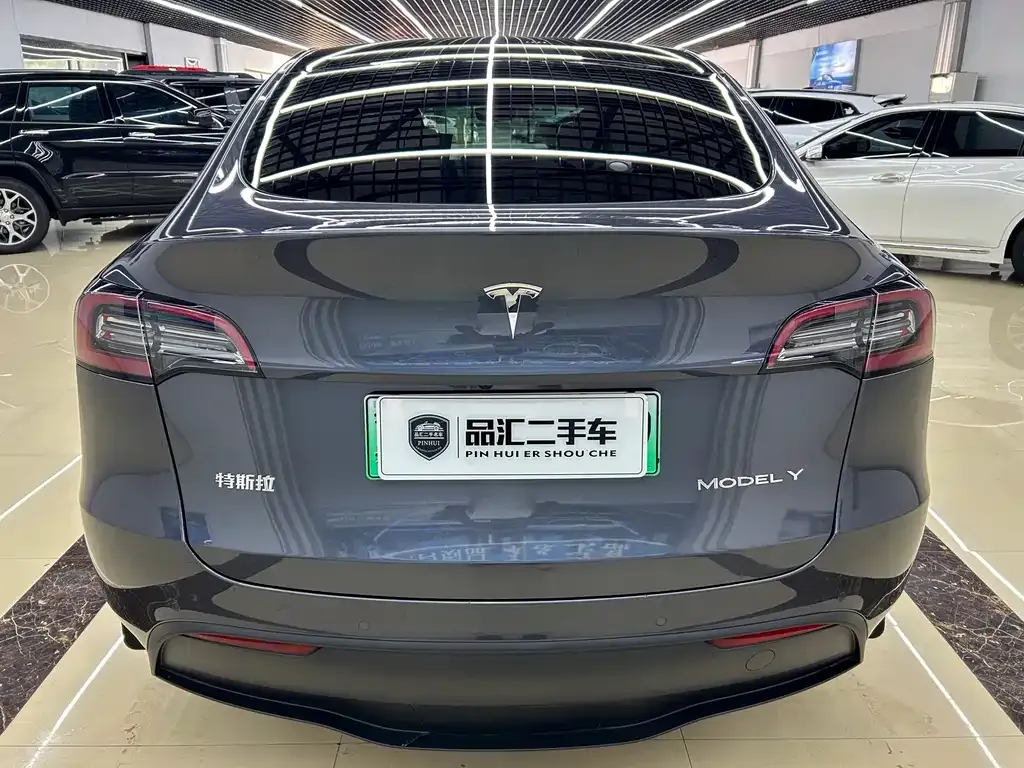 Tesla Model Y — фото 3