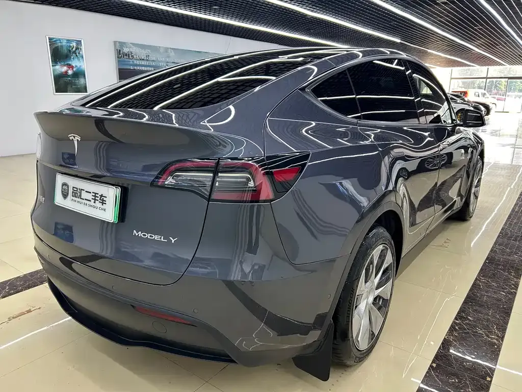 Tesla Model Y — фото 4