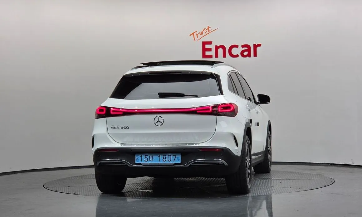 Mercedes-Benz EQA — фото 2