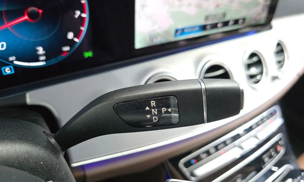 Mercedes-Benz E-Class — фото 6
