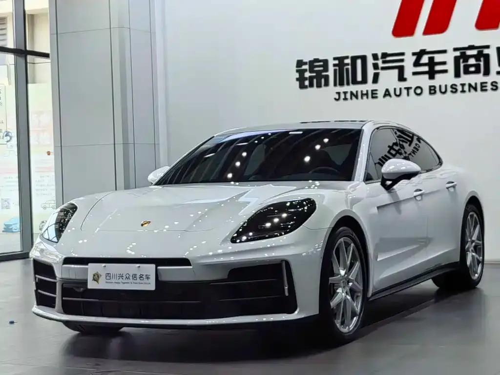 Porsche Panamera — фото 1