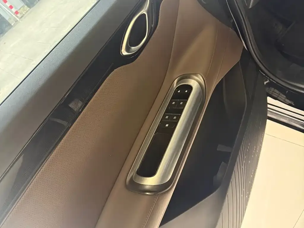 GAC Motor Trumpchi E8 — фото 3