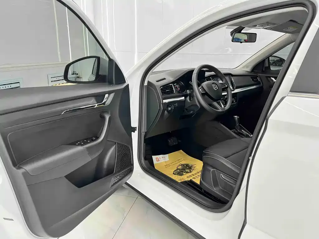 Skoda Kamiq — фото 2