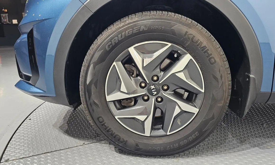 Kia Sorento — фото 9