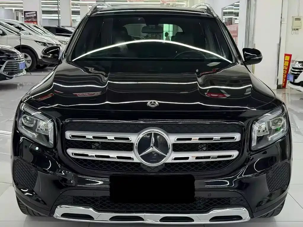 Mercedes-Benz GLB — фото 1
