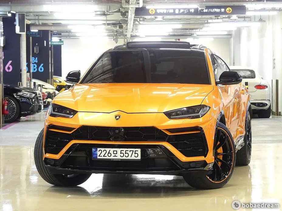 Lamborghini Urus — фото 1