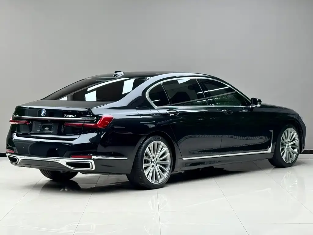 BMW 7 Series — фото 4