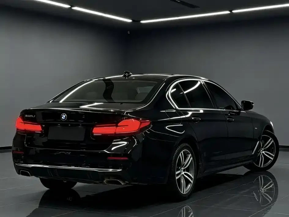 BMW 5 Series — фото 5