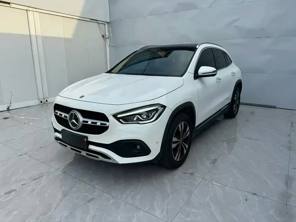 Mercedes-Benz GLA — фото 1