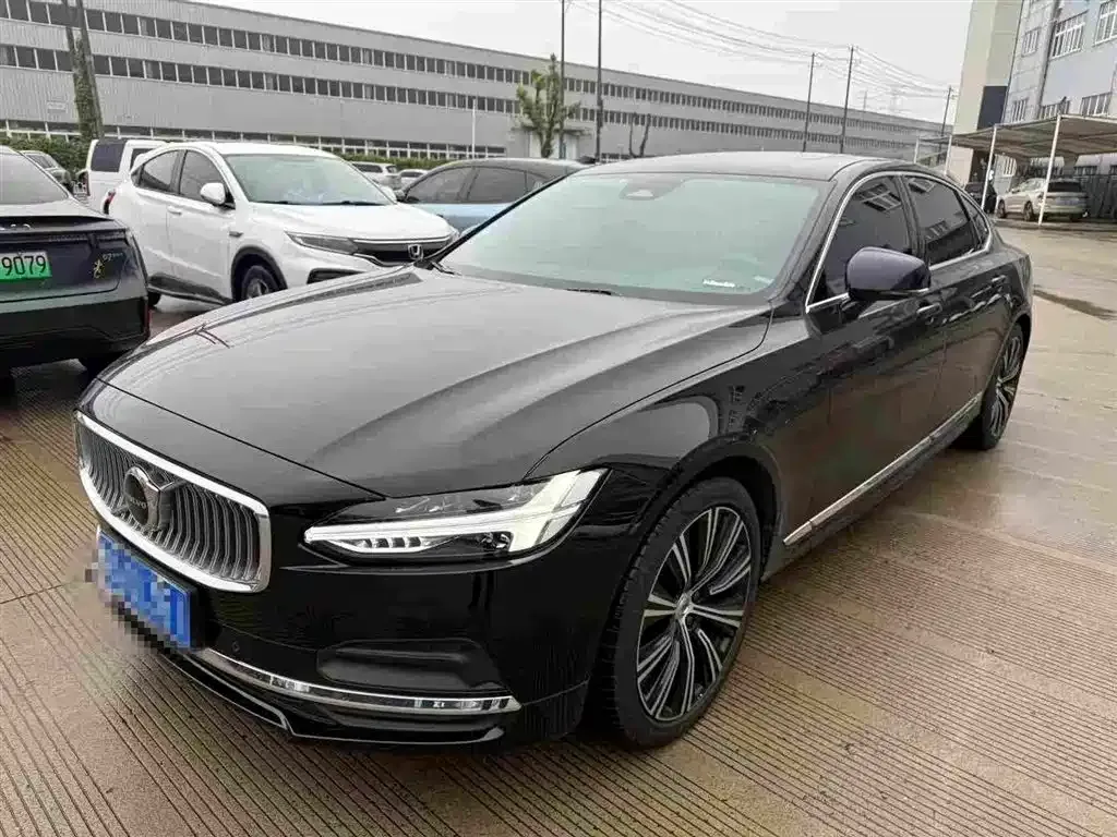 Volvo S90 — фото 1