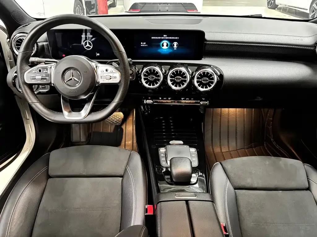 Mercedes-Benz A-Class — фото 10