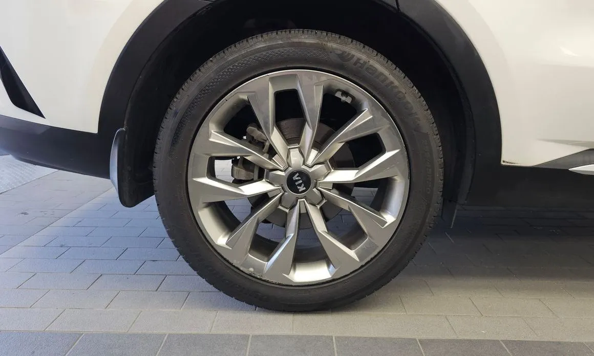 Kia Sorento — фото 8