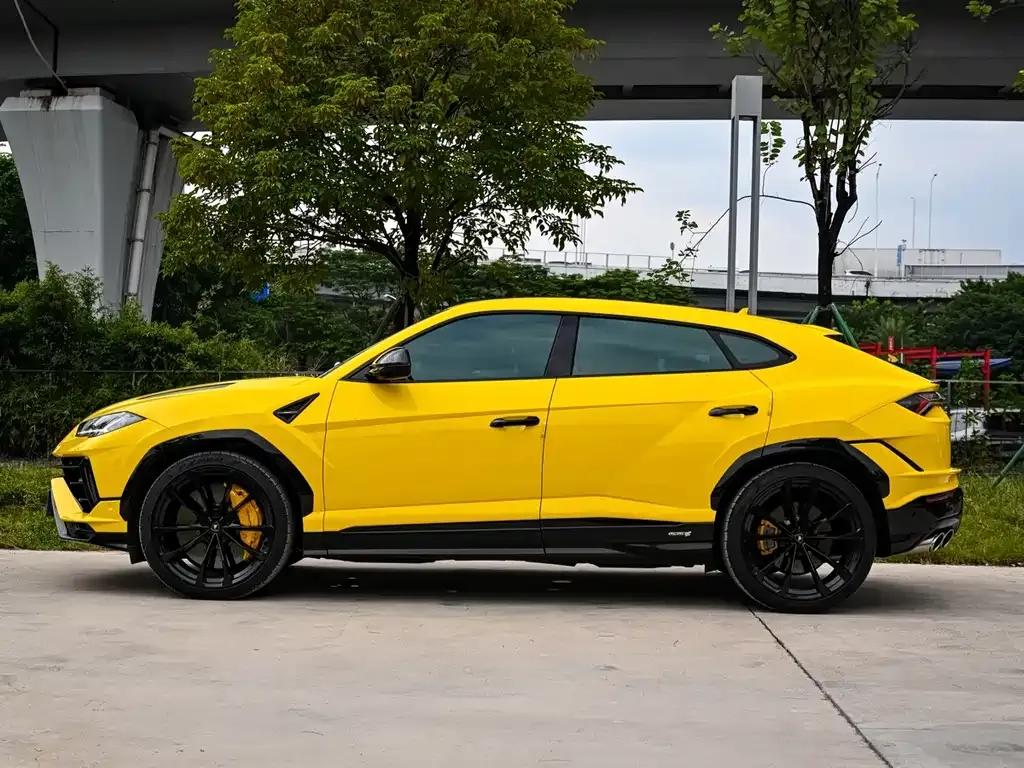 Lamborghini Urus — фото 9